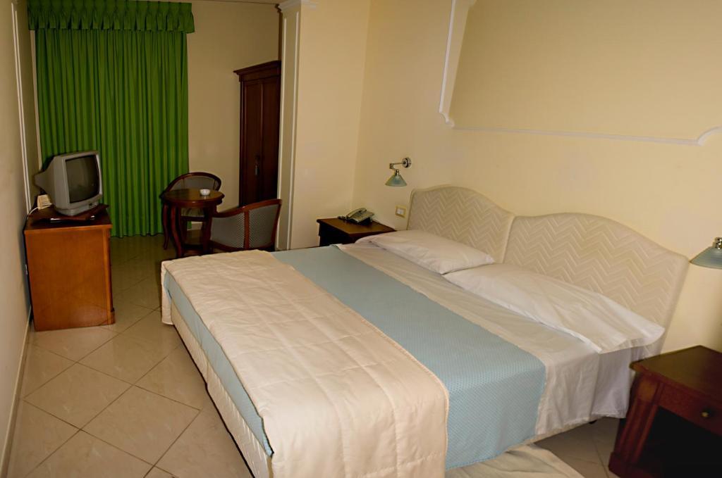 Hotel Marinella Pizzo Szoba fotó